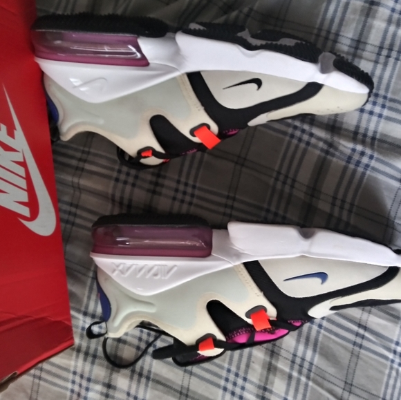 "Brand New" Nike Air Max Infinity - Picture 4 of 7